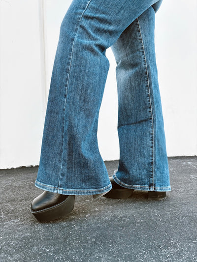 Learn To Fold 'Em - Mid Rise Flap Wide Leg Jeans