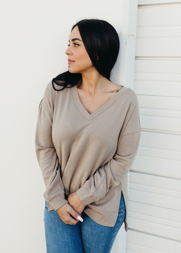 Love To Relax - Soft V Neck Essential Top